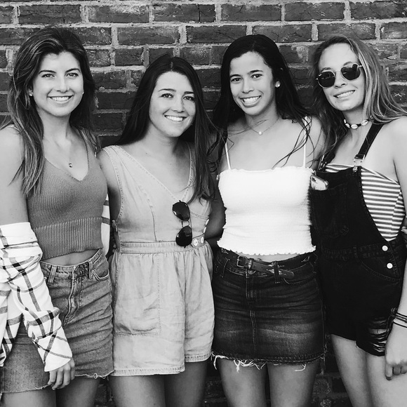 Meet your Posher, Bianca - Picture 1 of 1